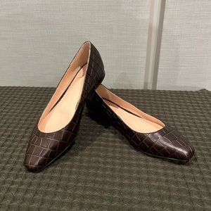 J Crew SZ 6 Flats Brown Gator Embossed Leather. Worn  Once